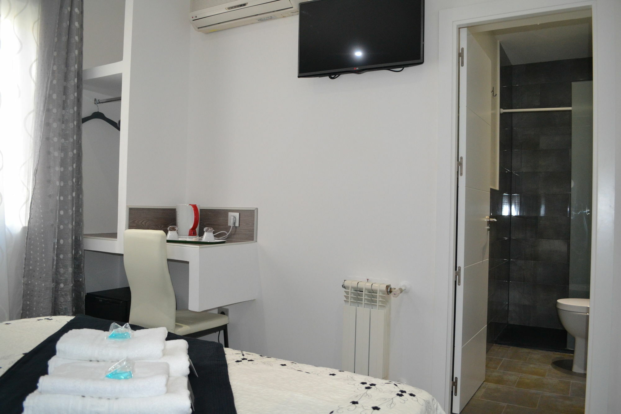 Hostal Meyra مدريد المظهر الخارجي الصورة