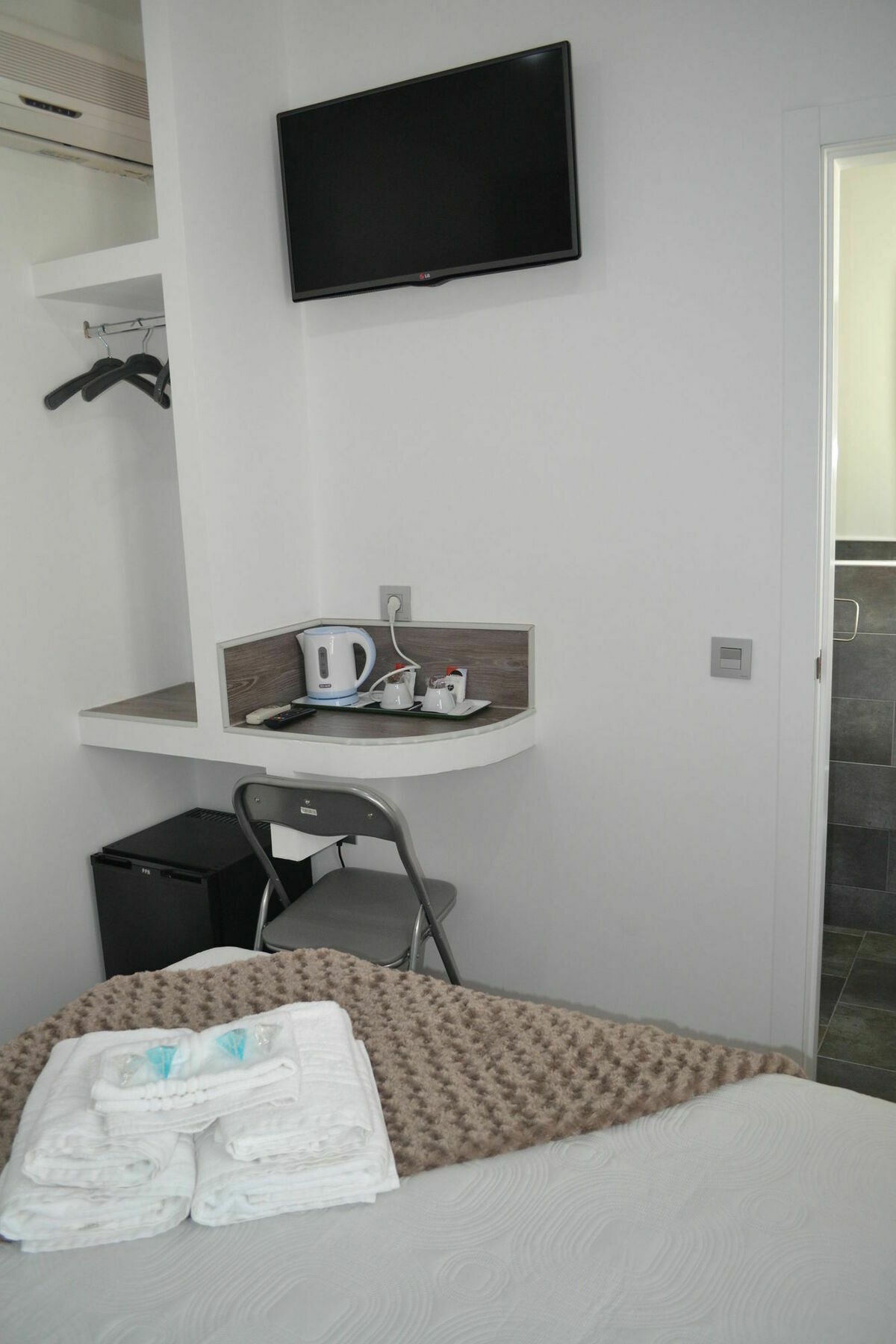 Hostal Meyra مدريد المظهر الخارجي الصورة