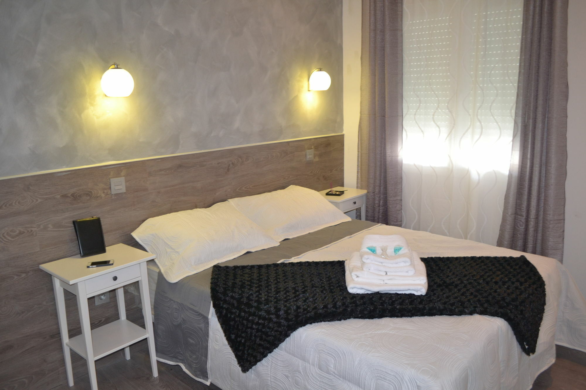 Hostal Meyra مدريد المظهر الخارجي الصورة