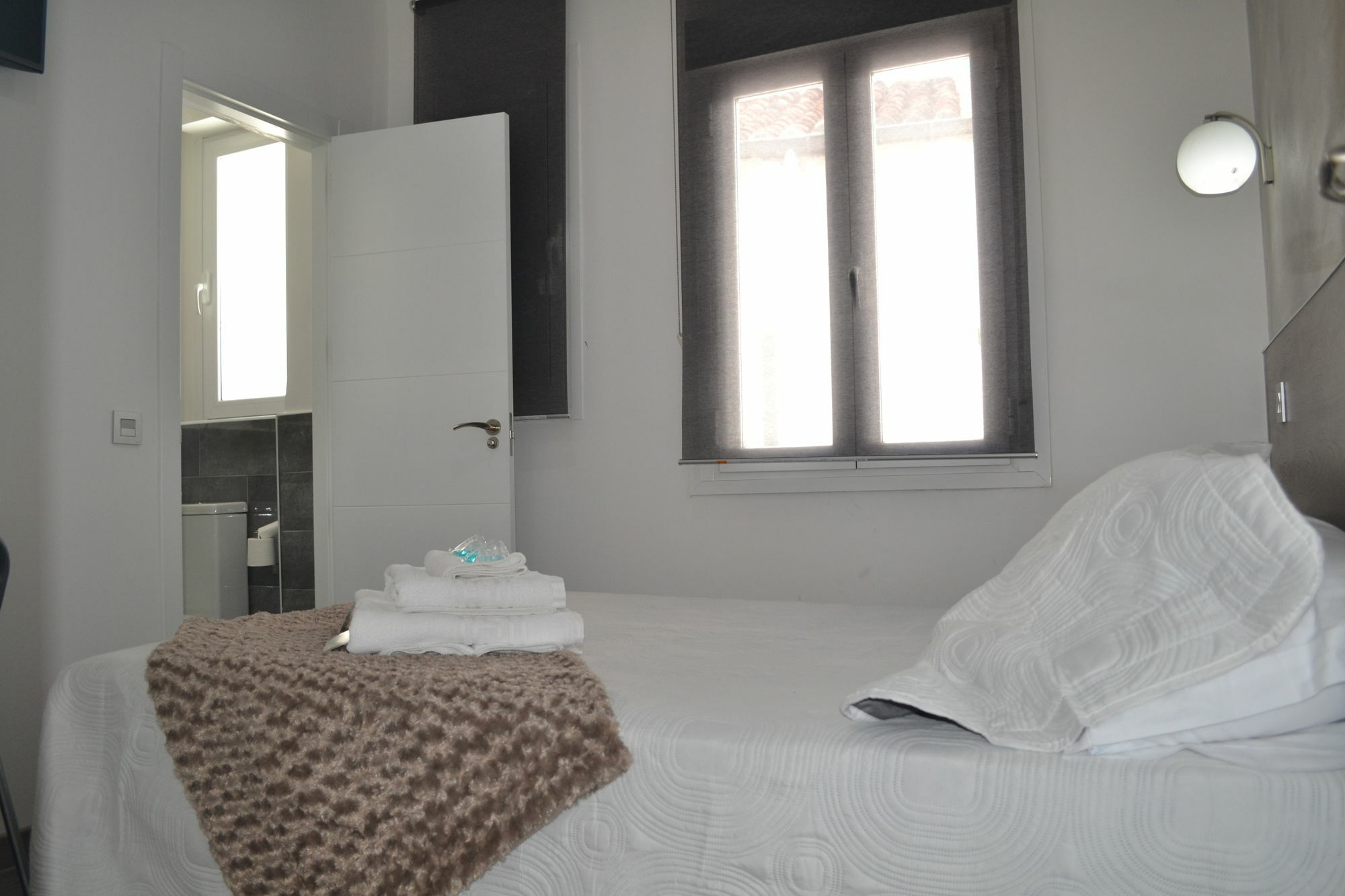 Hostal Meyra مدريد المظهر الخارجي الصورة